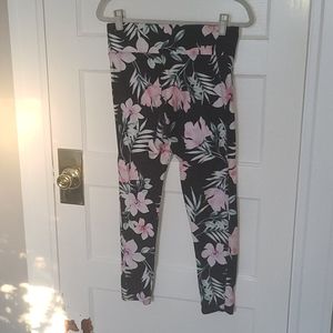 Victorias Secret pink floral Flat leggings